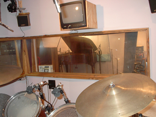Drum Booth Monitor